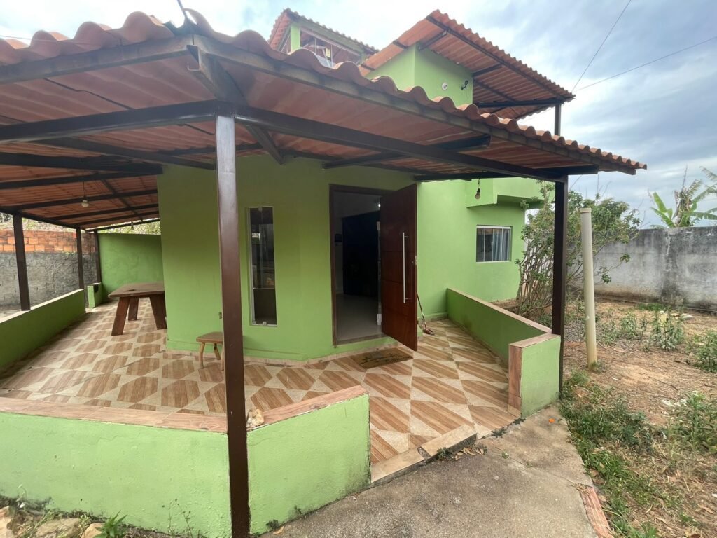 Casa com Três Pisos + Casa Menos + Depósito –  Vila Bandeira – Alto Paraíso de Goiás – Escriturada