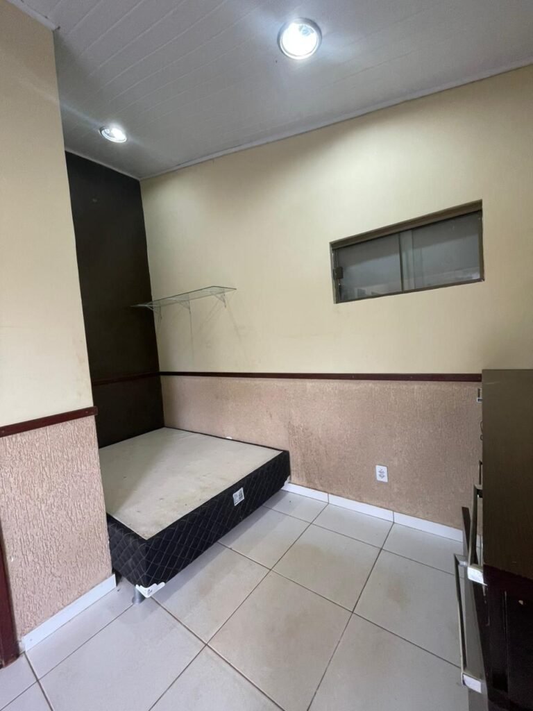 Casa com Três Pisos + Casa Menos + Depósito –  Vila Bandeira – Alto Paraíso de Goiás – Escriturada