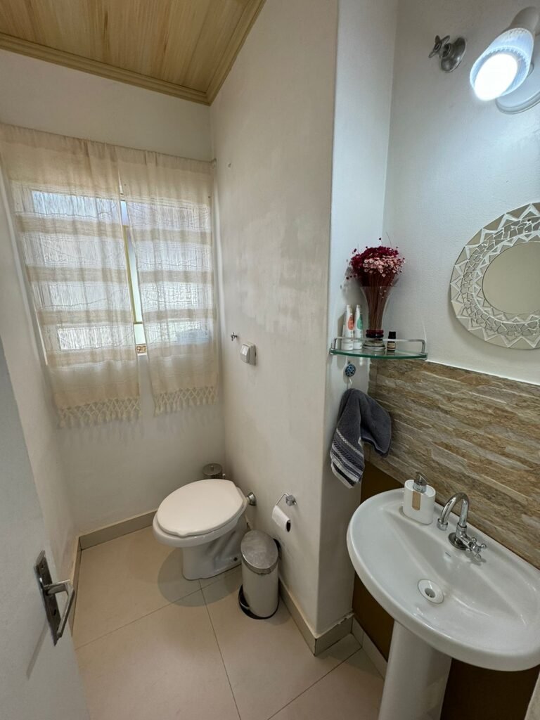 Vende-se Linda Casa – Estância Paraíso – Alto Paraíso de Goiás
