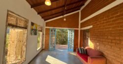 2 Casas – Lote 1.985 m2 – Urbano – 200m da Cachoeira da Usina – Alto Paraíso de Goiás