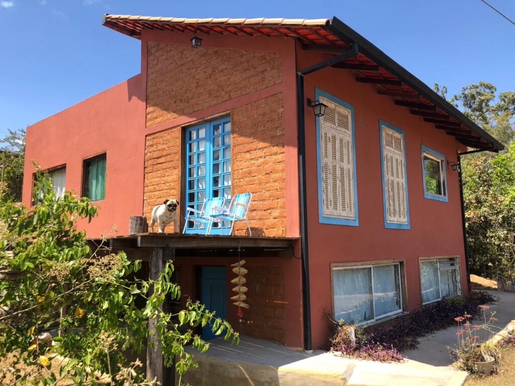 2 Casas – Lote 1.985 m2 – Urbano – 200m da Cachoeira da Usina – Alto Paraíso de Goiás