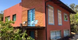 2 Casas – Lote 1.985 m2 – Urbano – 200m da Cachoeira da Usina – Alto Paraíso de Goiás