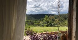 2 Casas – Lote 1.985 m2 – Urbano – 200m da Cachoeira da Usina – Alto Paraíso de Goiás