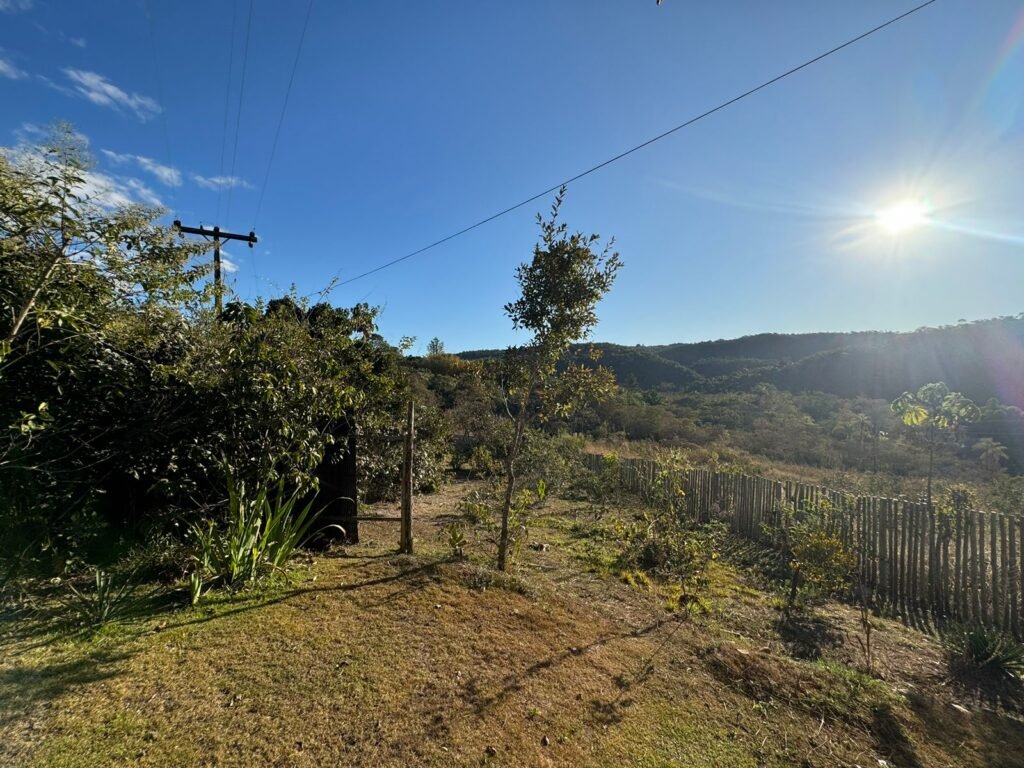 2 Casas – Lote 1.985 m2 – Urbano – 200m da Cachoeira da Usina – Alto Paraíso de Goiás