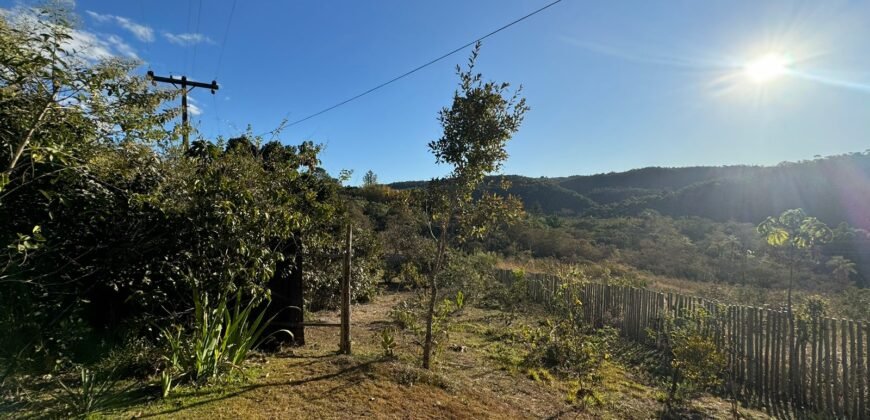 2 Casas – Lote 1.985 m2 – Urbano – 200m da Cachoeira da Usina – Alto Paraíso de Goiás
