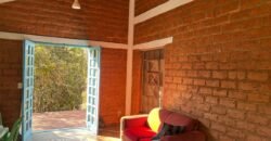 2 Casas – Lote 1.985 m2 – Urbano – 200m da Cachoeira da Usina – Alto Paraíso de Goiás