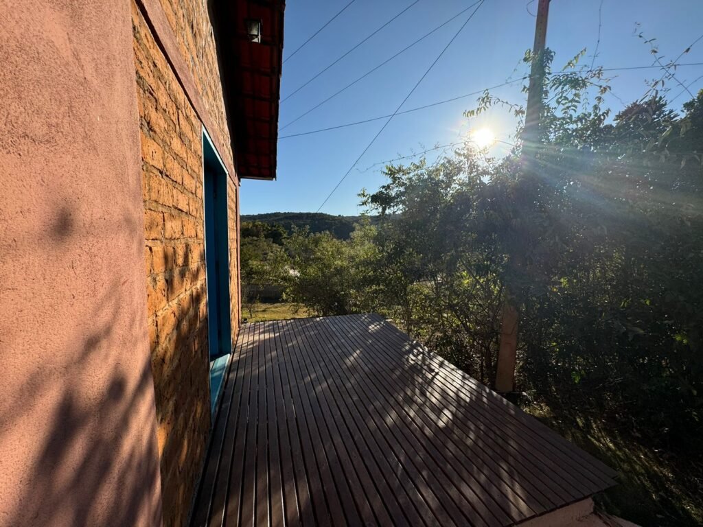 2 Casas – Lote 1.985 m2 – Urbano – 200m da Cachoeira da Usina – Alto Paraíso de Goiás