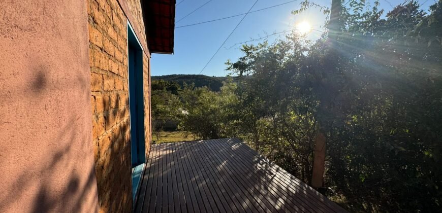 2 Casas – Lote 1.985 m2 – Urbano – 200m da Cachoeira da Usina – Alto Paraíso de Goiás