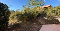 2 Casas – Lote 1.985 m2 – Urbano – 200m da Cachoeira da Usina – Alto Paraíso de Goiás