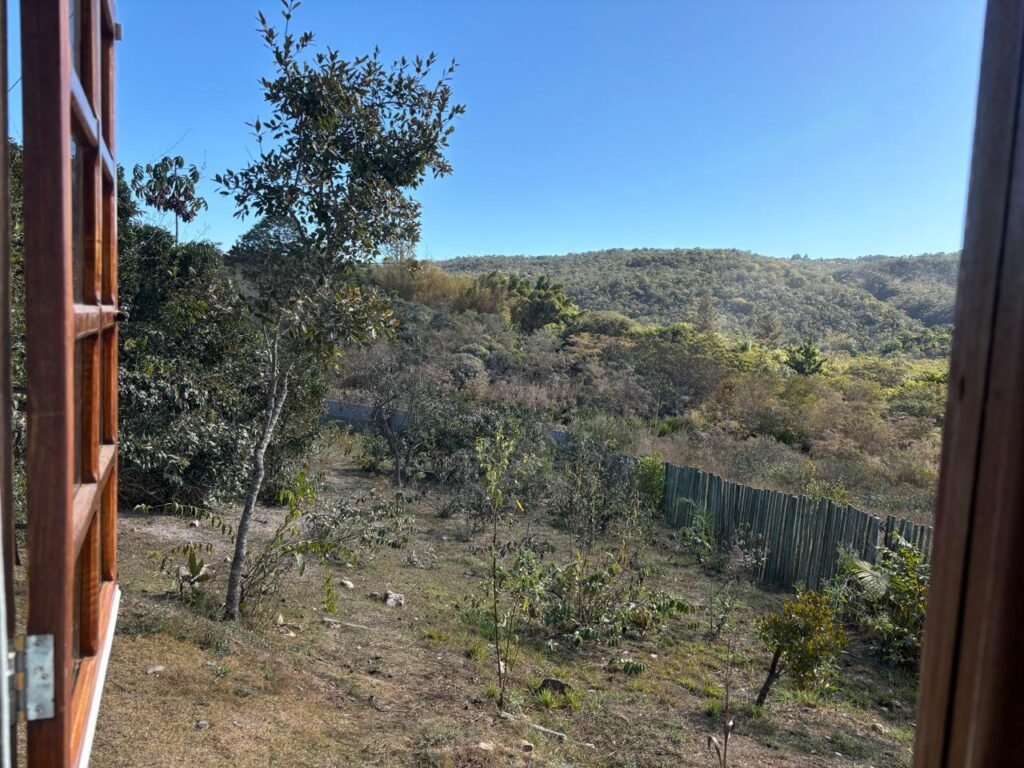 2 Casas – Lote 1.985 m2 – Urbano – 200m da Cachoeira da Usina – Alto Paraíso de Goiás