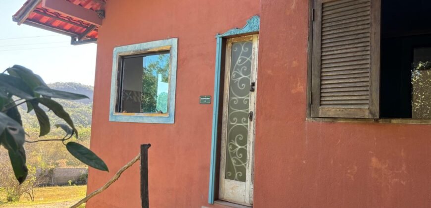 2 Casas – Lote 1.985 m2 – Urbano – 200m da Cachoeira da Usina – Alto Paraíso de Goiás