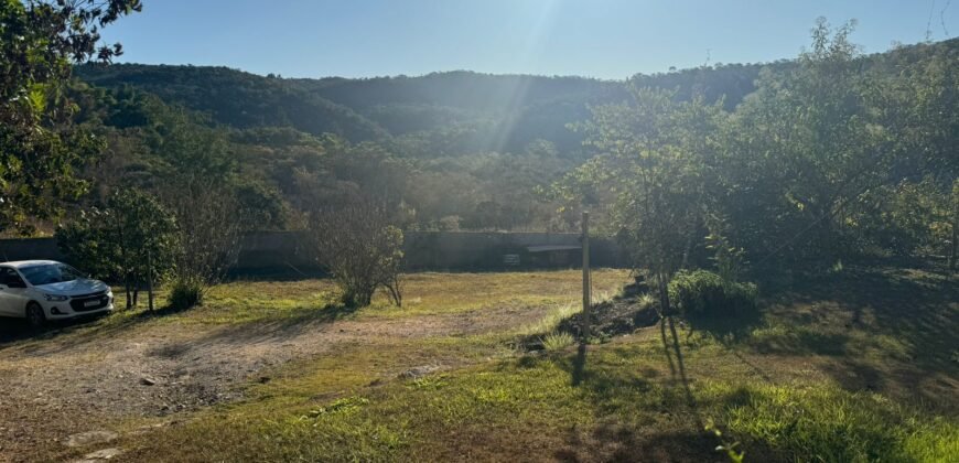 2 Casas – Lote 1.985 m2 – Urbano – 200m da Cachoeira da Usina – Alto Paraíso de Goiás