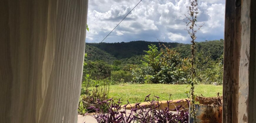 2 Casas – Lote 1.985 m2 – Urbano – 200m da Cachoeira da Usina – Alto Paraíso de Goiás