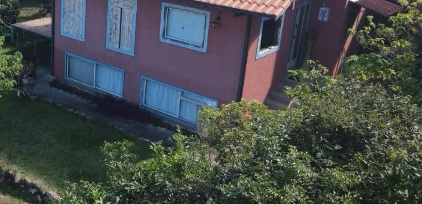 2 Casas – Lote 1.985 m2 – Urbano – 200m da Cachoeira da Usina – Alto Paraíso de Goiás