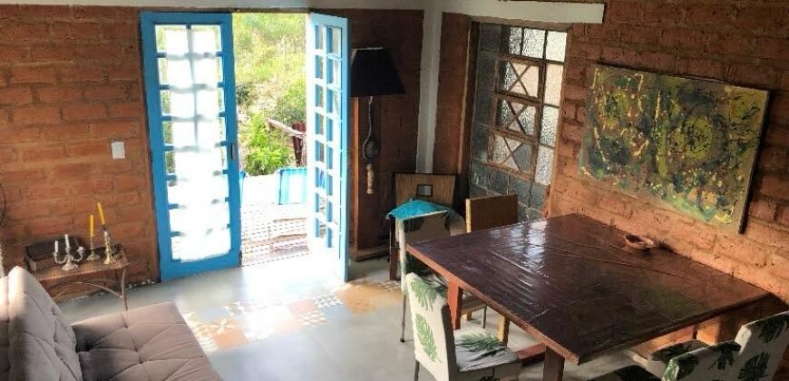 2 Casas – Lote 1.985 m2 – Urbano – 200m da Cachoeira da Usina – Alto Paraíso de Goiás