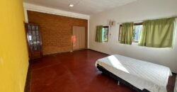 2 Casas – Lote 1.985 m2 – Urbano – 200m da Cachoeira da Usina – Alto Paraíso de Goiás