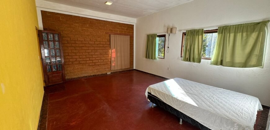 2 Casas – Lote 1.985 m2 – Urbano – 200m da Cachoeira da Usina – Alto Paraíso de Goiás