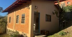 2 Casas – Lote 1.985 m2 – Urbano – 200m da Cachoeira da Usina – Alto Paraíso de Goiás