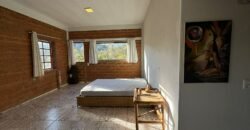 2 Casas – Lote 1.985 m2 – Urbano – 200m da Cachoeira da Usina – Alto Paraíso de Goiás