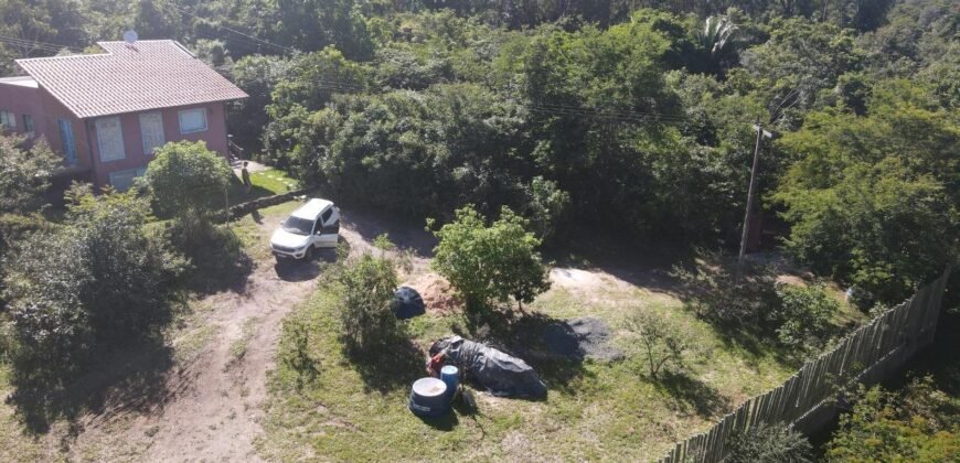 2 Casas – Lote 1.985 m2 – Urbano – 200m da Cachoeira da Usina – Alto Paraíso de Goiás