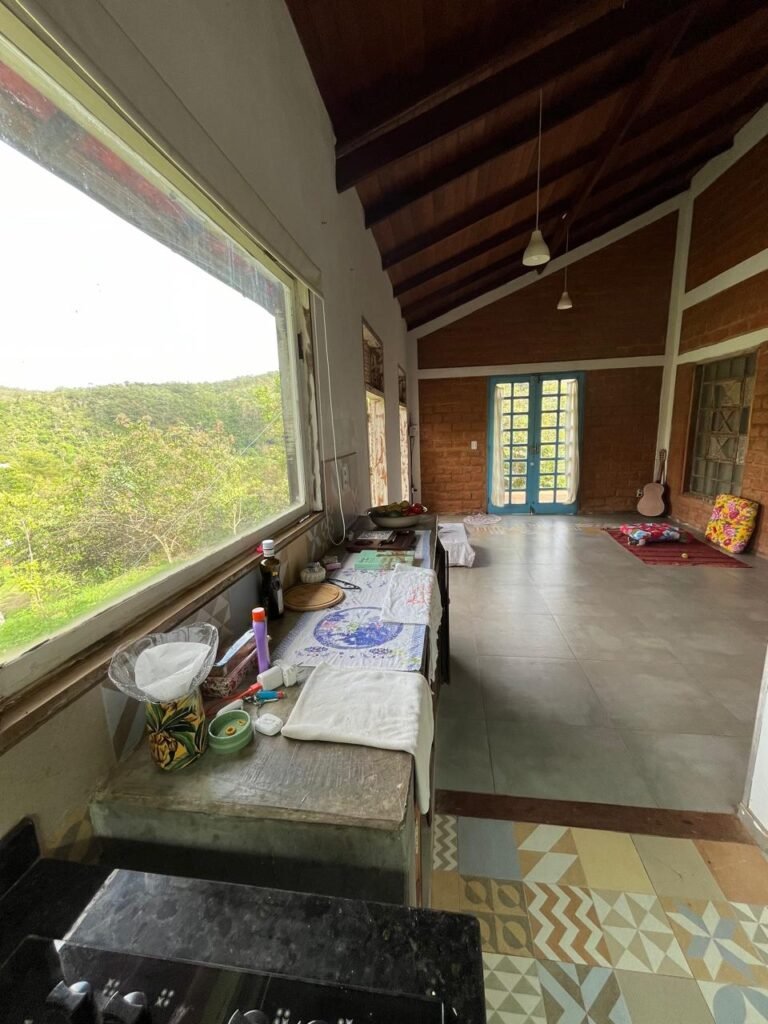 2 Casas – Lote 1.985 m2 – Urbano – 200m da Cachoeira da Usina – Alto Paraíso de Goiás
