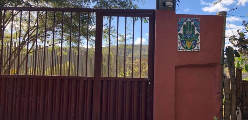 2 Casas – Lote 1.985 m2 – Urbano – 200m da Cachoeira da Usina – Alto Paraíso de Goiás