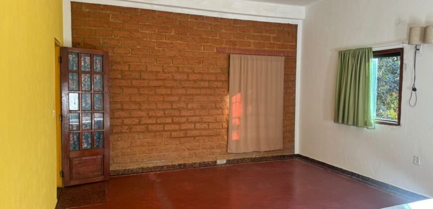 2 Casas – Lote 1.985 m2 – Urbano – 200m da Cachoeira da Usina – Alto Paraíso de Goiás