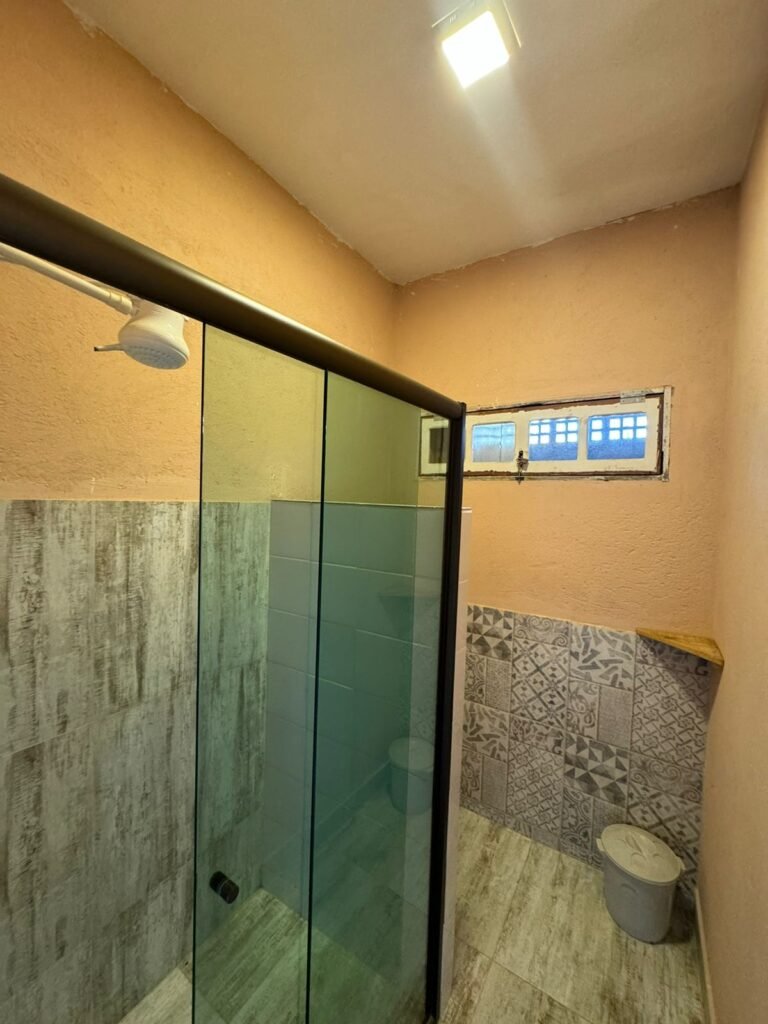 2 Casas – Lote 1.985 m2 – Urbano – 200m da Cachoeira da Usina – Alto Paraíso de Goiás