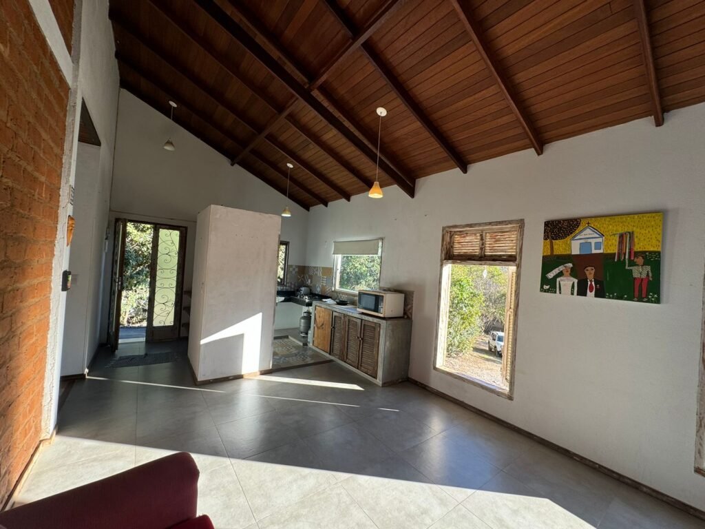 2 Casas – Lote 1.985 m2 – Urbano – 200m da Cachoeira da Usina – Alto Paraíso de Goiás