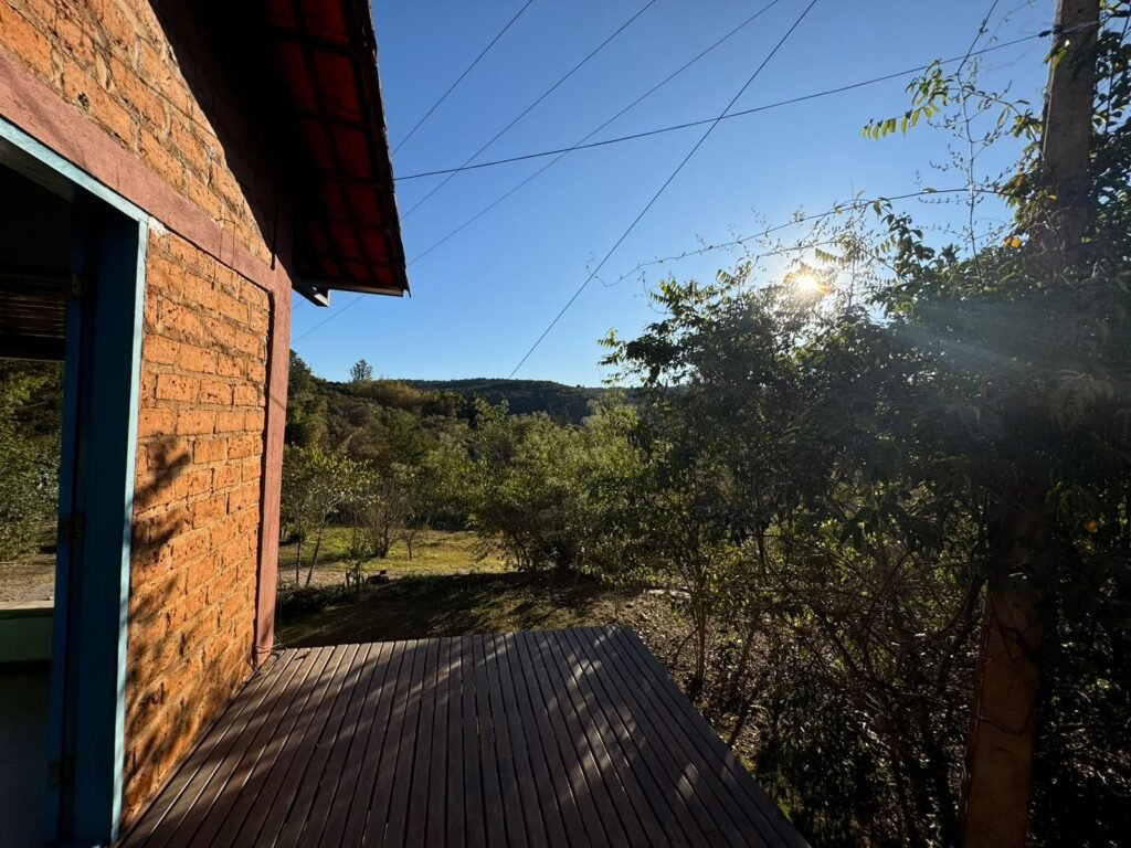 2 Casas – Lote 1.985 m2 – Urbano – 200m da Cachoeira da Usina – Alto Paraíso de Goiás