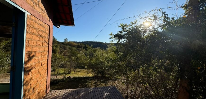 2 Casas – Lote 1.985 m2 – Urbano – 200m da Cachoeira da Usina – Alto Paraíso de Goiás