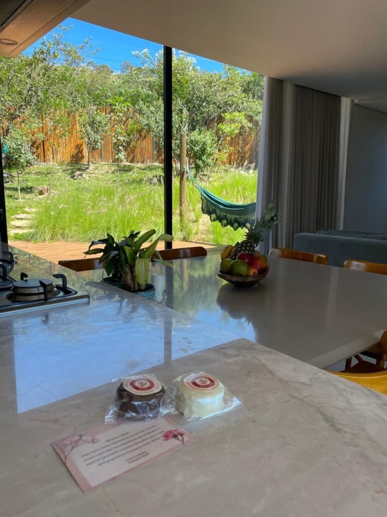 Linda Casa de Alto Padrão com Vista Espetacular – À Venda