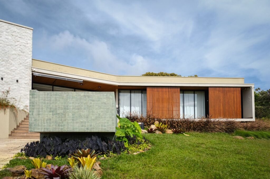 Linda Casa de Alto Padrão com Vista Espetacular – À Venda