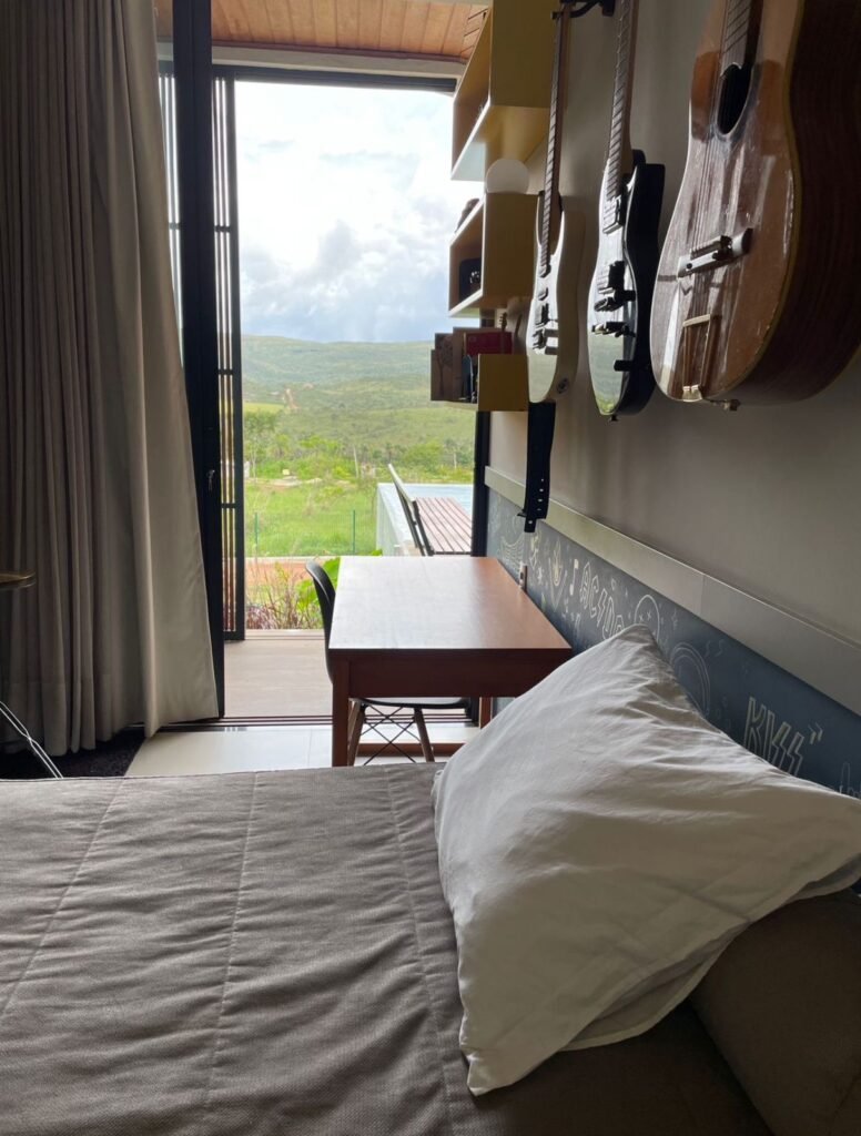 Linda Casa de Alto Padrão com Vista Espetacular – À Venda