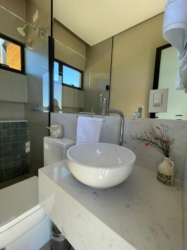 Linda Casa de Alto Padrão com Vista Espetacular – À Venda