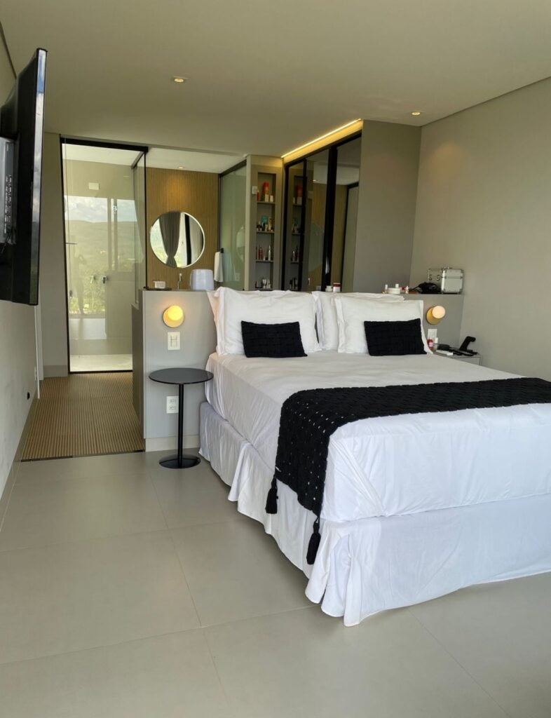 Linda Casa de Alto Padrão com Vista Espetacular – À Venda