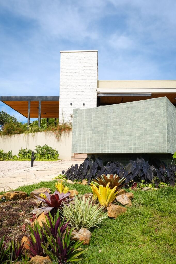 Linda Casa de Alto Padrão com Vista Espetacular – À Venda