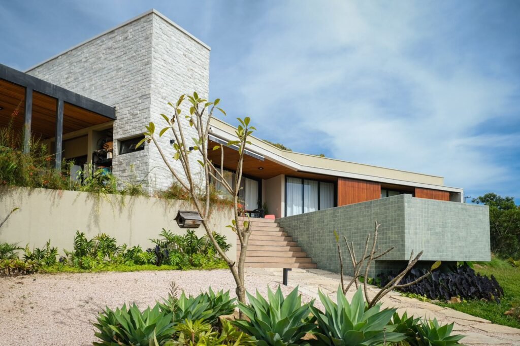 Linda Casa de Alto Padrão com Vista Espetacular – À Venda