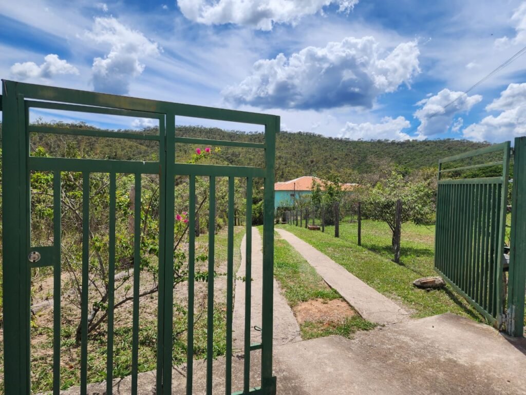 Propriedade 42.000 m2 – Casa – Cachoeira – Vista –  1 km do centro – Alto Paraíso de Goiás