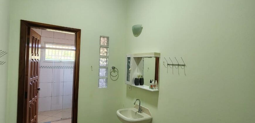 Propriedade 42.000 m2 – Casa – Cachoeira – Vista –  1 km do centro – Alto Paraíso de Goiás