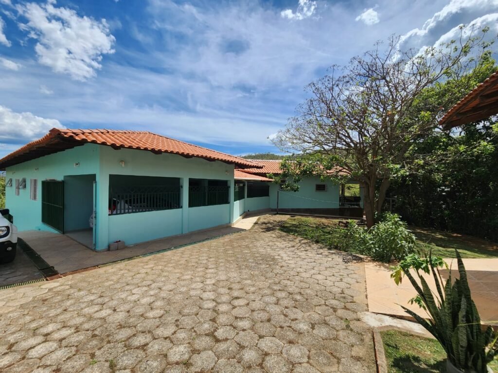 Propriedade 42.000 m2 – Casa – Cachoeira – Vista –  1 km do centro – Alto Paraíso de Goiás