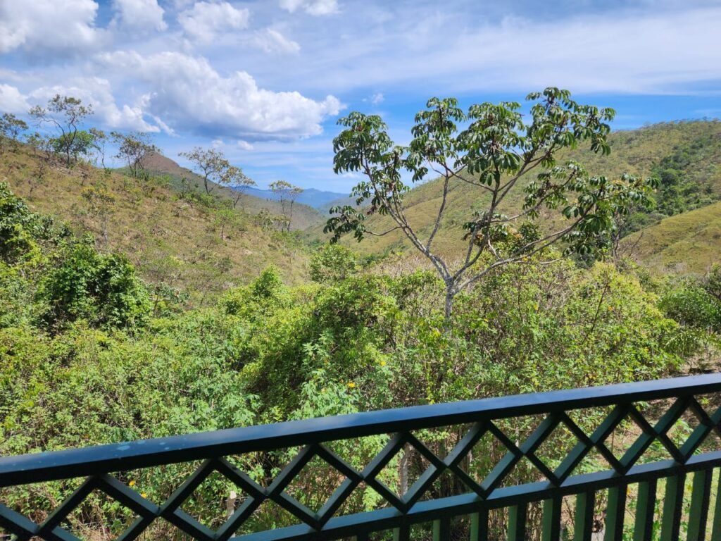 Propriedade 42.000 m2 – Casa – Cachoeira – Vista –  1 km do centro – Alto Paraíso de Goiás