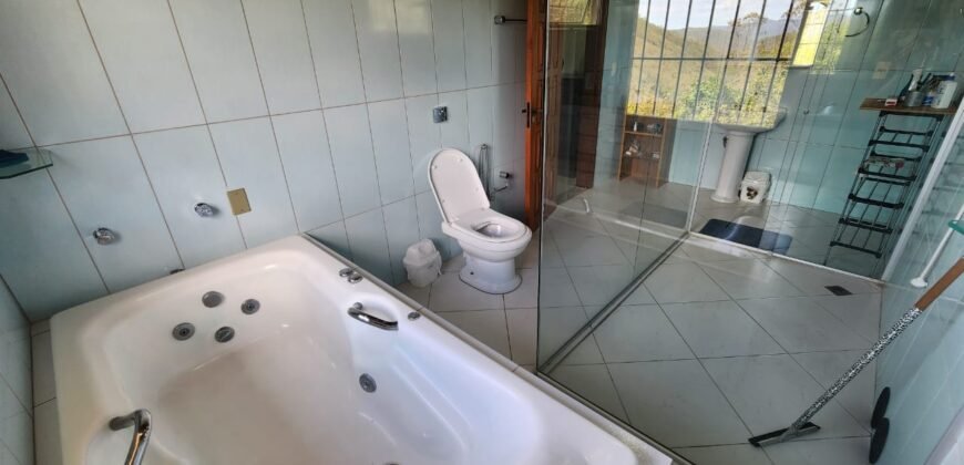 Propriedade 42.000 m2 – Casa – Cachoeira – Vista –  1 km do centro – Alto Paraíso de Goiás