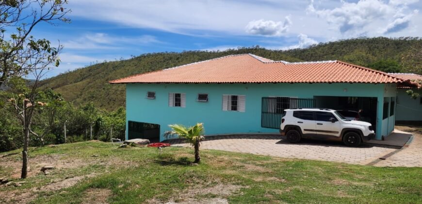 Propriedade 42.000 m2 – Casa – Cachoeira – Vista –  1 km do centro – Alto Paraíso de Goiás
