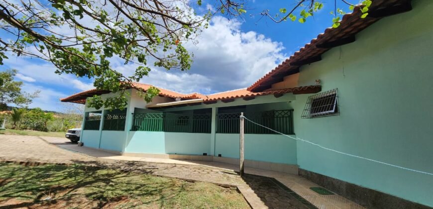 Propriedade 42.000 m2 – Casa – Cachoeira – Vista –  1 km do centro – Alto Paraíso de Goiás