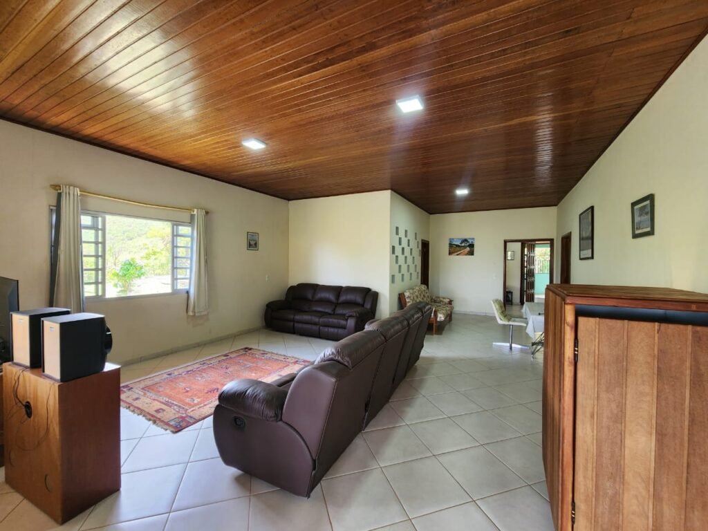 Propriedade 42.000 m2 – Casa – Cachoeira – Vista –  1 km do centro – Alto Paraíso de Goiás