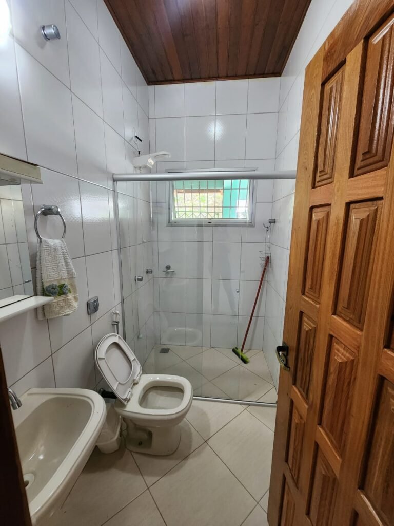 Propriedade 42.000 m2 – Casa – Cachoeira – Vista –  1 km do centro – Alto Paraíso de Goiás