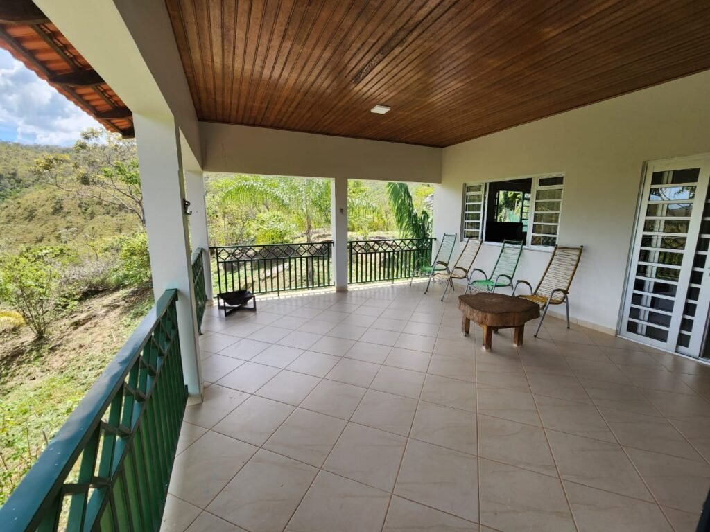 Propriedade 42.000 m2 – Casa – Cachoeira – Vista –  1 km do centro – Alto Paraíso de Goiás