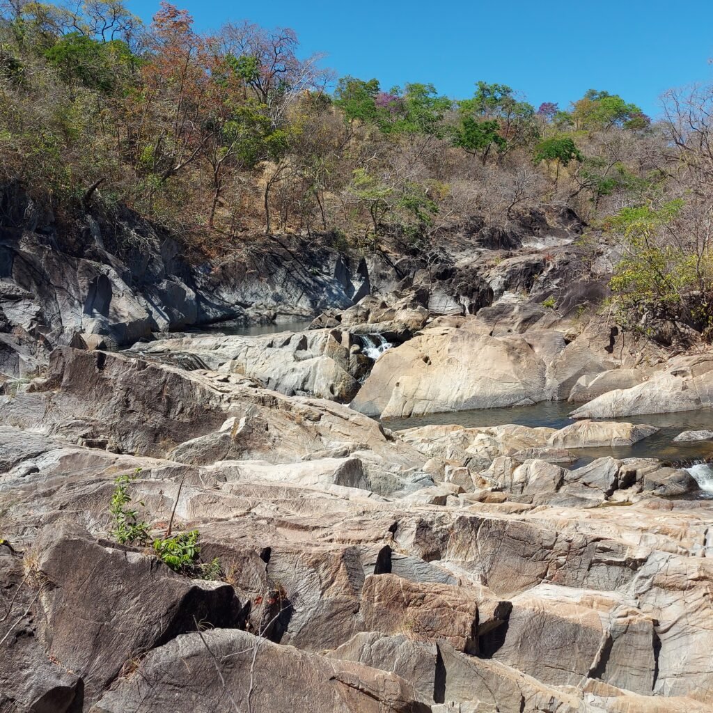 Chácara 17ha com 2 Cachoeiras – 9 km de Teresina de Goiás