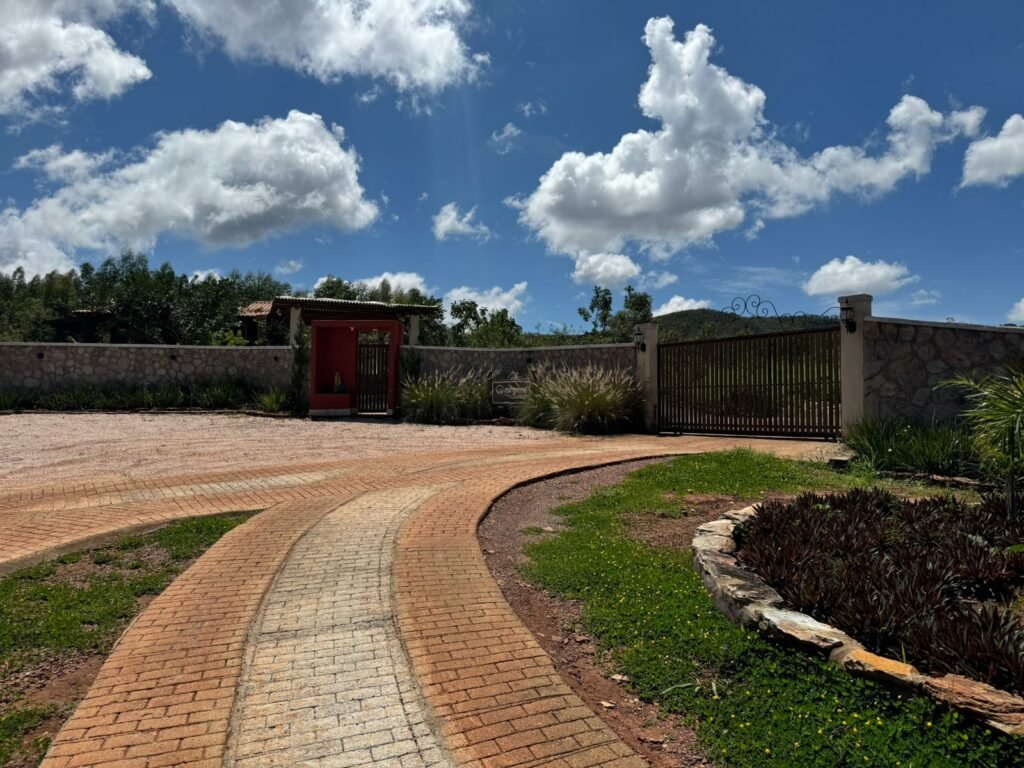 Lote 750m2 Condomínio ASHIYANA, Eco Village, 2km sentido Loquinhas – Chapada dos Veadeiros